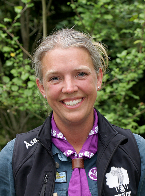 Åsa Joelsson är handledare på Ska'ut och kommer från Habo. Maila henne på adress asa#skaut.se *.
