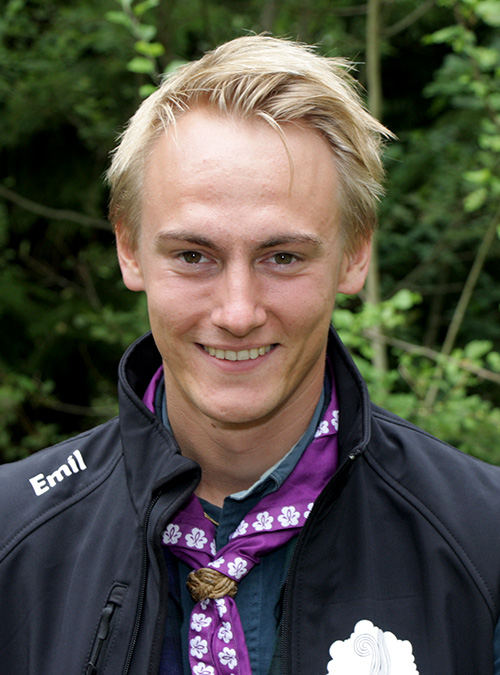 Emil Hall är handledare på Ska'ut och kommer från Mjölby. Maila honom på adress emli#skaut.se *.